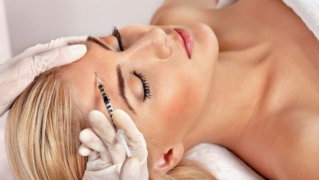 Relatox ou Botox - quel est le meilleur? Comparaison des injections de beauté