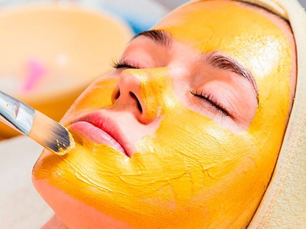 Peeling jaune, rétinoïque - qu'est-ce que c'est, comment le faire à la maison