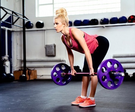 Exercices d'haltères pour femmes, filles pour le dos, les bras, les muscles pectoraux, les fesses, les abdominaux, à la maison pour les débutants