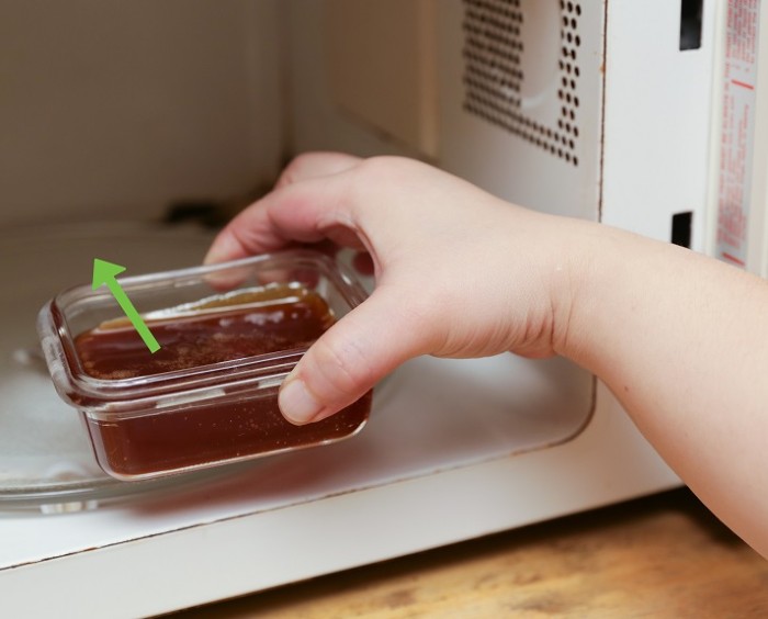 Shugaring à la maison. Recettes de pâtes. Instructions étape par étape pour l'épilation au sucre à la maison avec une photo