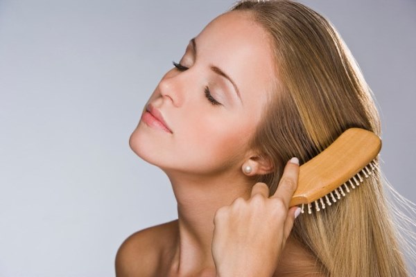 Comment faire pousser les cheveux à la maison. Rapide de court à long en une semaine, mois