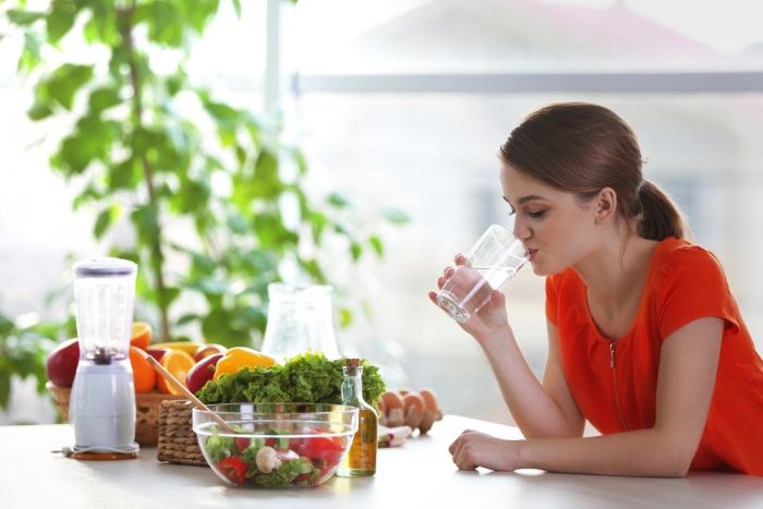 Comment enlever le ventre et les côtés en peu de temps. Mesures efficaces pour les femmes à la maison