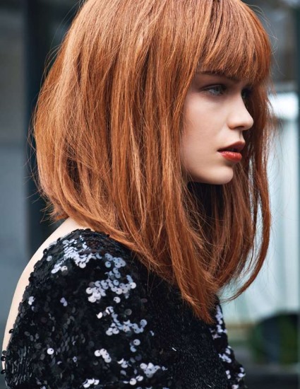 Coupes de cheveux avec une frange pour cheveux moyens 2020. Photo de coupes de cheveux à la mode pour un visage rond, ovale et carré