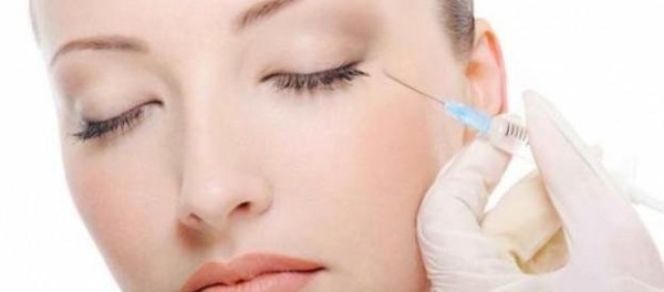 Acide hyaluronique pour le visage en injection pour préparations injectables. Quels médicaments sont meilleurs, comment les appliquer, comment cela fonctionne, les résultats, les photos avant et après, le prix dans une pharmacie