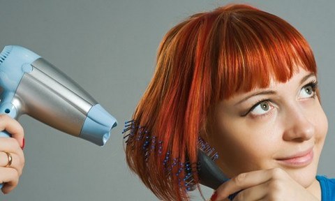 Bob gradué pour cheveux moyens. Photo d'un bob avec une frange, un bob allongé, bob, avec du volume sur le dessus de la tête