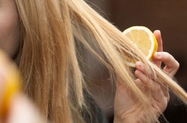 Comment se débarrasser des cheveux électrisants à la maison. Recettes folkloriques et cosmétiques. Pourquoi les boucles sur la tête sont électrifiées