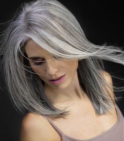 Cascade pour cheveux courts. Photo de coupes de cheveux devant et derrière, avec et sans frange, coiffage pour un visage rond, ovale, carré