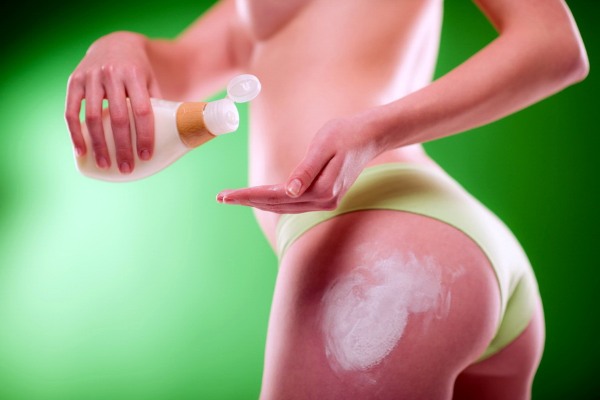 Crèmes anti-cellulite. Comment faire une composition à la maison avec du miel, de la cannelle, du poivre, du café et comment l'appliquer