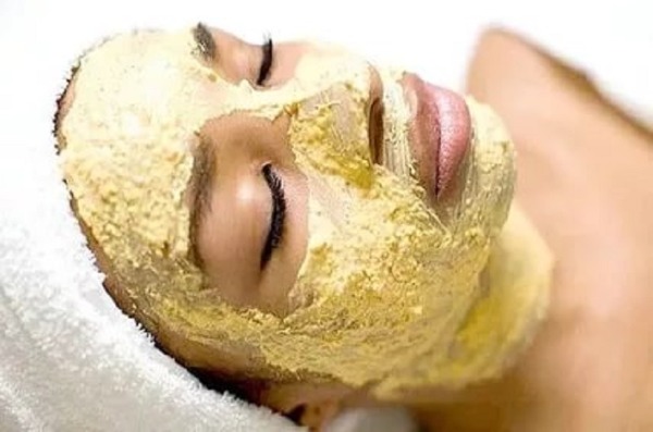 Masques faciaux à la banane. Recettes anti-rides pour peaux sèches et à problèmes, après 30, 40, 50 ans