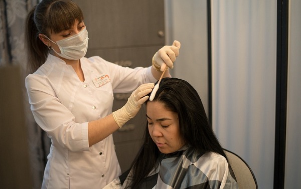 Que faire des cheveux gras, comment s'en débarrasser, prendre soin des cheveux gras à la maison. Recettes de masques