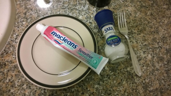 Comment appliquer du dentifrice pour l'acné sur le visage. Recette de préparation et d'utilisation, photo