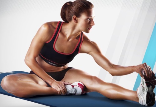 Comment s'accroupir avec une barre pour que les filles gonflent les fesses. Avantages, technique d'exécution, squats sur le simulateur