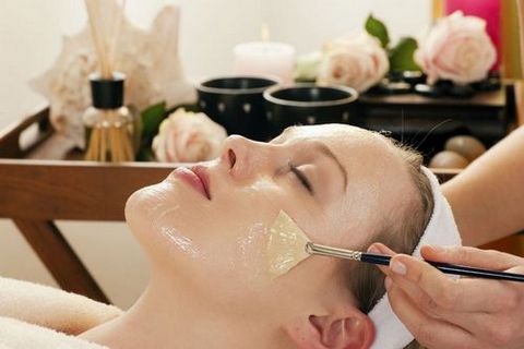 Masques à la glycérine et vitamine E, gélatine pour le visage contre les rides, relâchement cutané, plis profonds. Recettes et comment appliquer à la maison