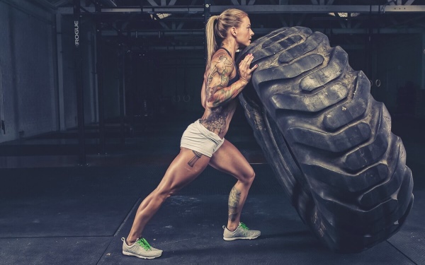 Comment augmenter l'endurance physique, la force, la vitesse en course, la natation, la lutte, la force, les muscles et développer la respiration: moyens et méthodes d'entraînement du corps