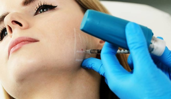 Juvederm hydrate pour la bio-revitalisation. Description du médicament, composition, mode d'emploi, résultats de la photo, prix, avis des cosmétologues