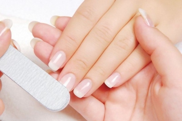 Qu'est-ce qu'un apprêt à ongles et à quoi sert-il, pour vernis gel, gomme laque, sans acide. Comment l'utiliser