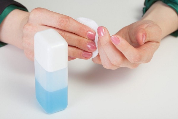 Qu'est-ce qu'un apprêt à ongles et à quoi sert-il, pour vernis gel, gomme laque, sans acide. Comment l'utiliser