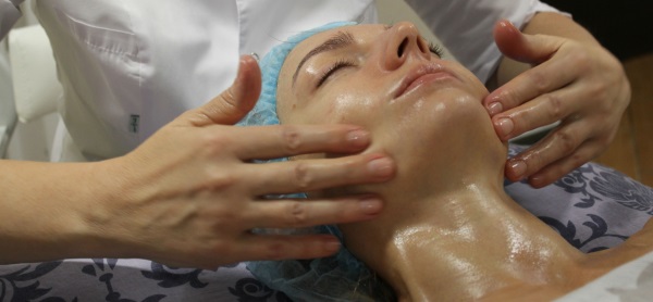 Massage facial anti-rides: Japonais Devenir 10 ans plus jeune, Tibétain, Chinois, Zogan, acupression pour resserrer l'ovale