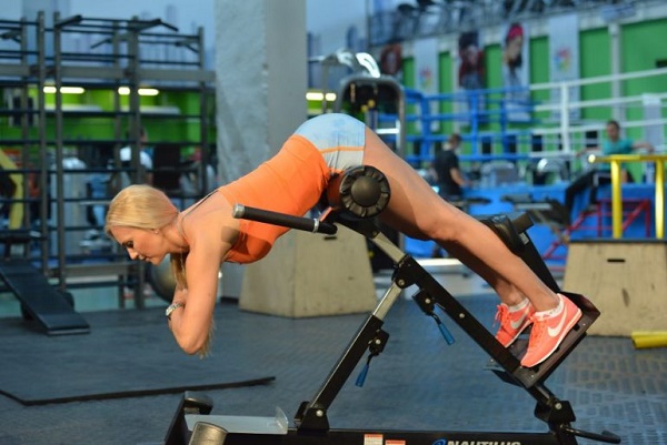 Programme d'exercices de gym pour les filles pour la perte de poids et le renforcement musculaire