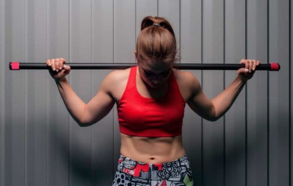 Remise en forme totale du corps - qu'est-ce que c'est, technique, un ensemble d'exercices pour les débutants