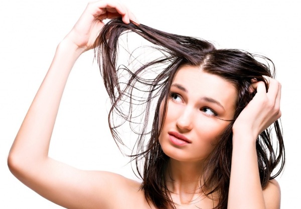 Masques capillaires à l'huile de bardane. Recettes, règles d'utilisation contre la chute des cheveux et pour la croissance