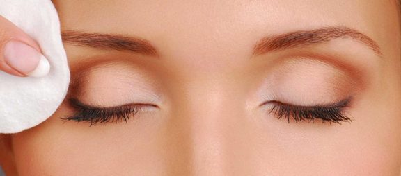 Tatouage des sourcils: méthode capillaire. Avantages et inconvénients, contre-indications, caractéristiques de mise en œuvre, photos avant et après