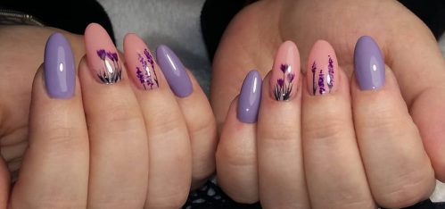 Fleurs sur les ongles avec du vernis gel - idées de manucure et de nouveaux designs: veste de service, volumineuse, délicate, transparente, belles fleurs. Une photo