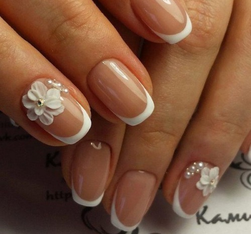 Fleurs sur les ongles avec du vernis gel - idées de manucure et nouveaux modèles: veste de service, volumineuse, délicate, transparente, belles fleurs. Une photo