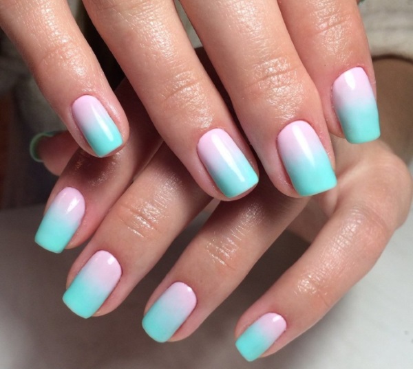 Beaux ongles avec vernis gel avec un motif, strass, paillettes, oeil de chat, veste, ombre. Nouveaux articles 2020, photo