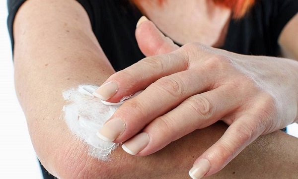 Crème de Zorka. Mode d'emploi pour les personnes aux talons fissurés, aux varices, au psoriasis, aux éperons de talon, à la dermatite, à l'eczéma, aux hémorroïdes