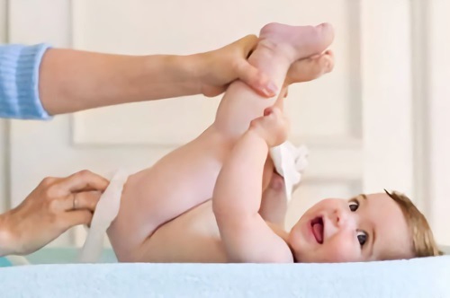 Huile de chélidoine. Propriétés et application pour les maladies cutanées et fongiques, en cosmétologie, gynécologie