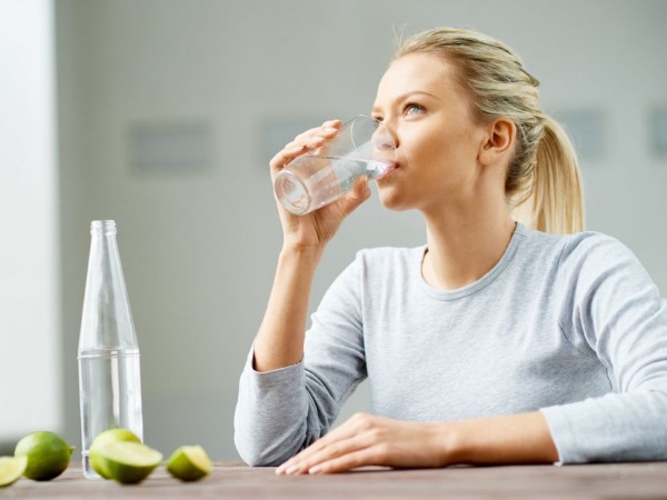 Menu PP pendant une semaine pour perdre du poids. Table avec des recettes à partir d'aliments simples, une alimentation approximative de 1000, 1200, 1500 calories par jour