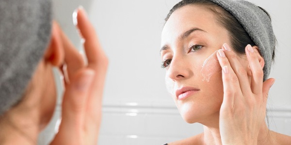 Peeling visage gaz-liquide. De quoi s'agit-il, indications, contre-indications. Application pour la grossesse, l'acné, la rosacée. Photos avant et après, avis