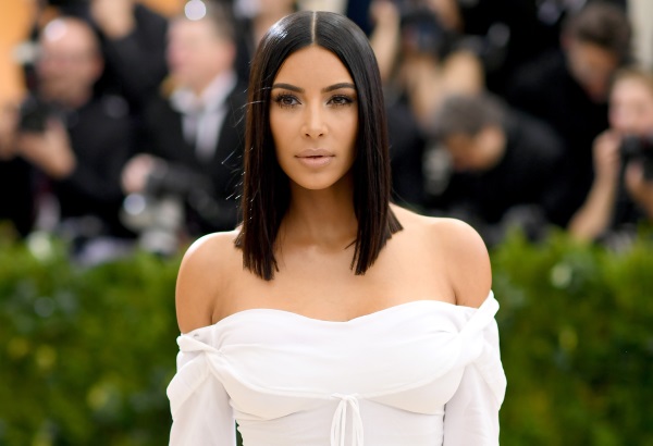 Kim Kardashian. Photos, chirurgie plastique, biographie, paramètres de la figure, taille et poids. Comment votre apparence a-t-elle changé?