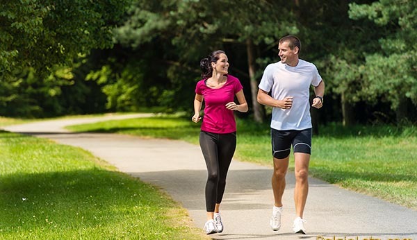 Faire du jogging le matin pour perdre du poids. Avantages et inconvénients, quel est le meilleur, comment commencer. Résultats, calendrier, règles