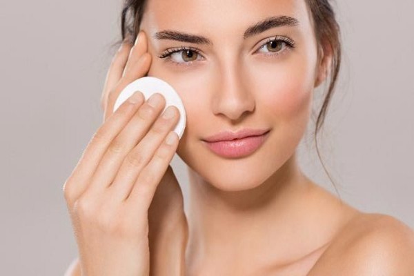 Produits de soin du visage: cosmétique, folk, pharmacie, hygiène