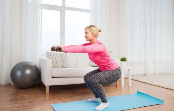 Entraînements à domicile pour tous les groupes musculaires. Programme avec Reutova, sans équipement, pour ectomorphe, perte de poids, pour la presse