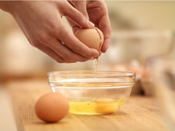 Masques capillaires à l'huile de coco. Recettes pour la croissance, restauration des boucles sèches. Comment faire, appliquer à la maison