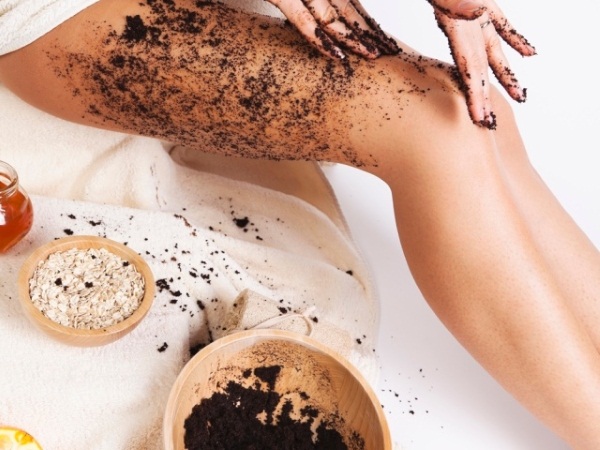 Cellulite sur les jambes et le bas. Comment se débarrasser des cuisses, des fesses: massage sous vide avec des canettes, enveloppements, produits, masseurs, exercices