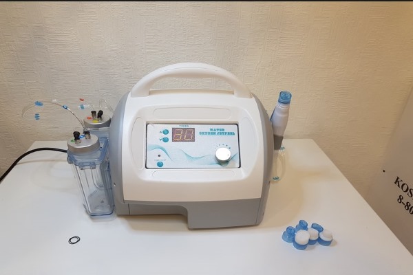 Hydropeeling sous vide Hydra Feshl hydrafacial. Quelle est cette procédure, description, appareils, prix