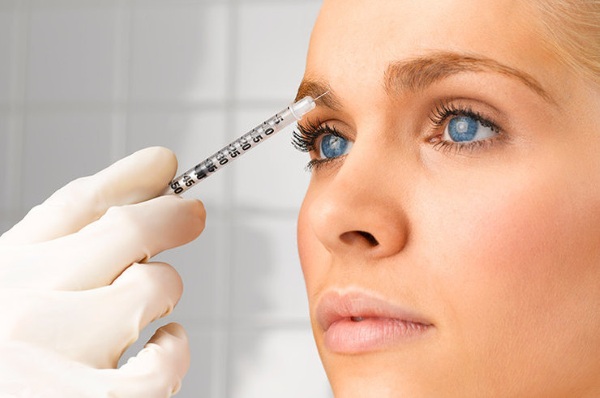 Comment enlever une ride entre les sourcils. Plâtre, onguents, crèmes, exercices, massage, botox