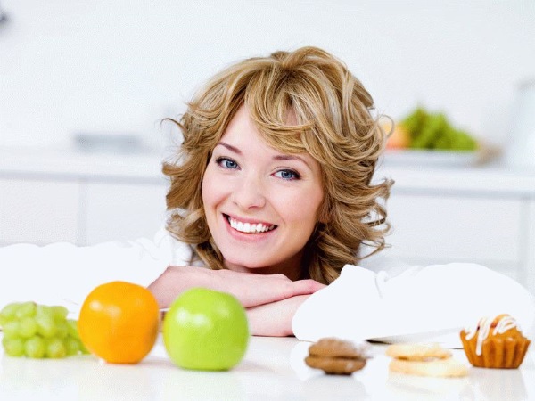 Sécher le corps pour perdre du poids d'une femme. Menu diététique pour une semaine, exercice à la maison