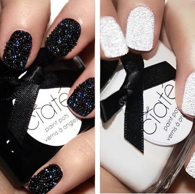 Manucure avec vernis noir et blanc pour ongles courts et longs. Photos, dessins