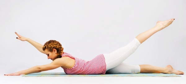 Exercices pour une posture droite au gymnase et à la maison