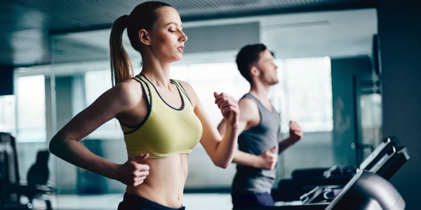 Types de simulateurs dans le gymnase et comment les utiliser. Noms pour les filles