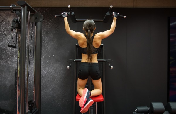 Exercices de traction pour que les filles apprennent à tirer