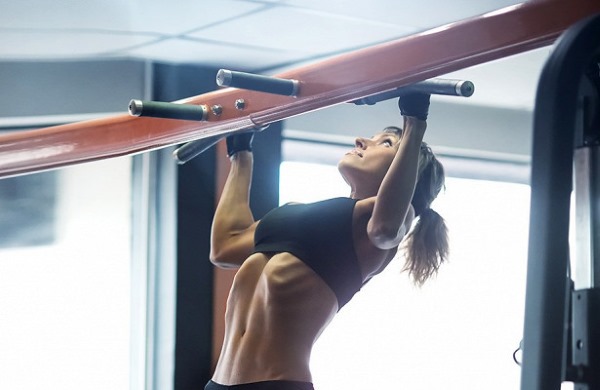 Exercices de traction pour que les filles apprennent à tirer