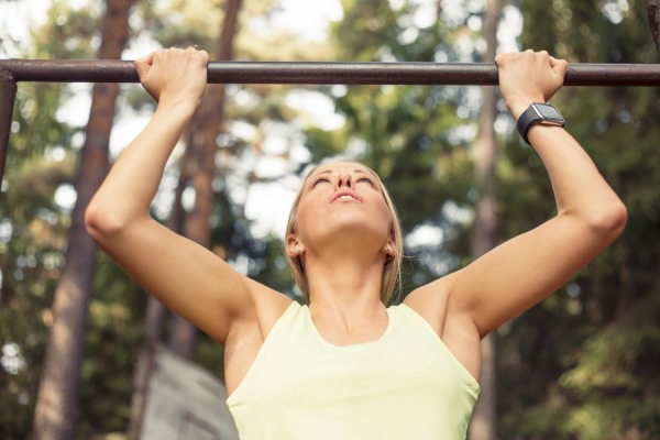 Exercices de traction pour que les filles apprennent à tirer