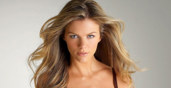 Brooklyn Decker. Photo en maillot de bain, sous-vêtements, biographie, vie personnelle