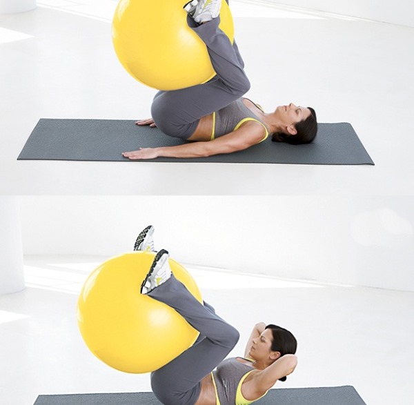 Exercices avec un ballon de fitness pour perdre du poids de l'abdomen, des côtés, des jambes. Vidéo pour les débutants